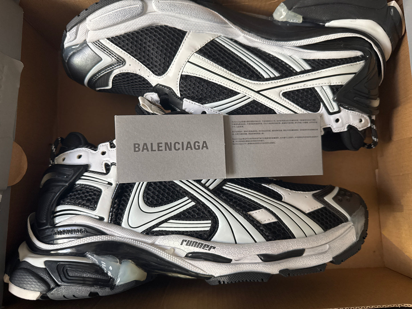 Balenciaga Runners black/white