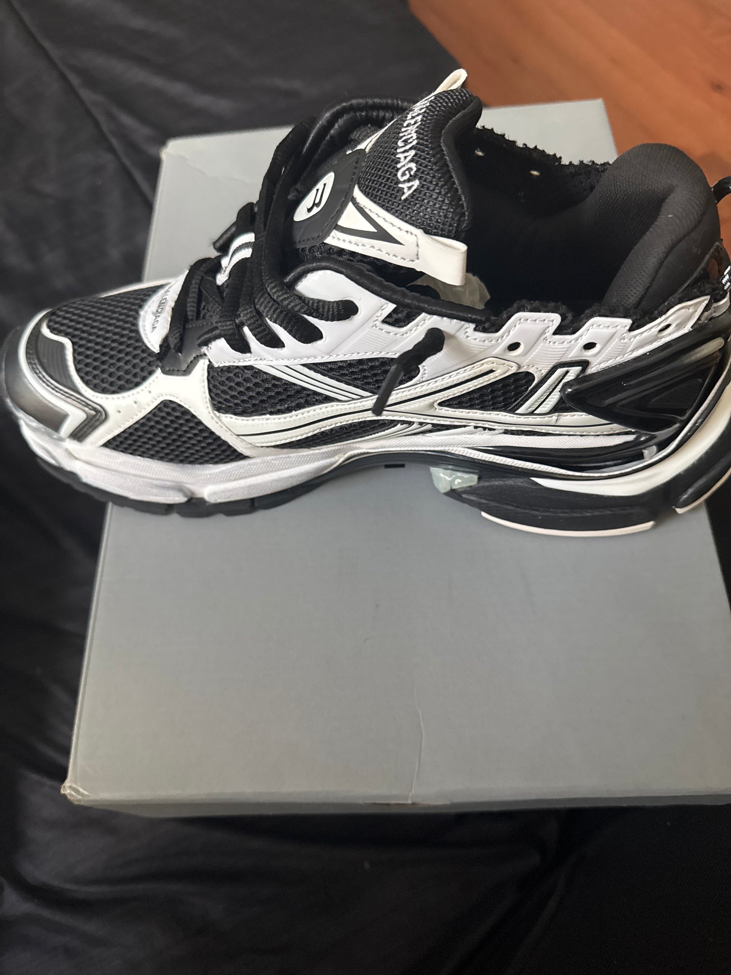 Balenciaga Runners black/white