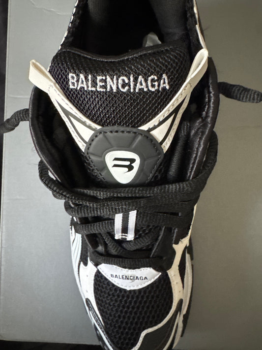 Balenciaga Runners black/white