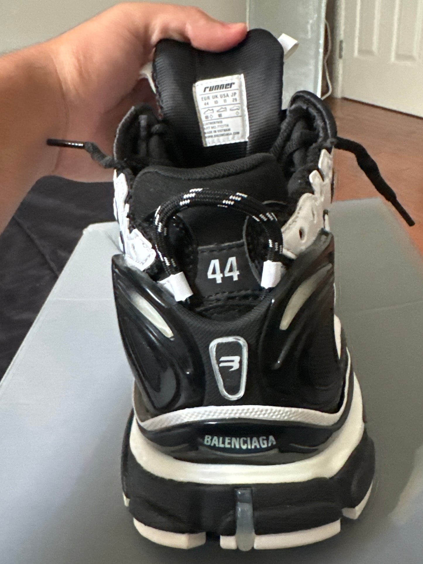 Balenciaga Runners black/white